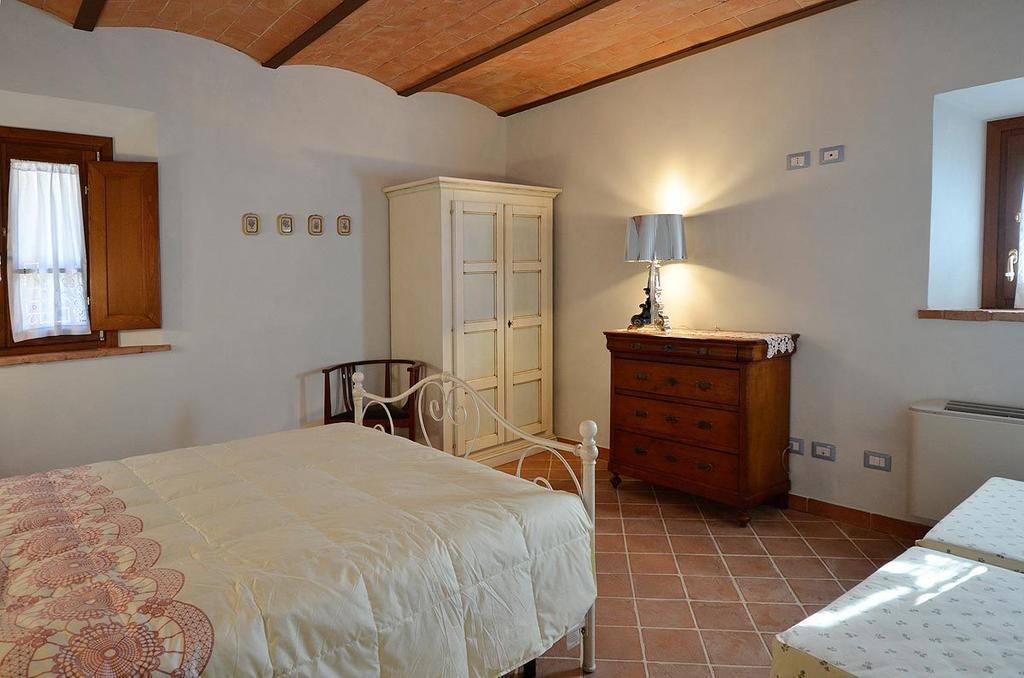 Gasthaus Mommialla Gambassi Terme Exterior foto
